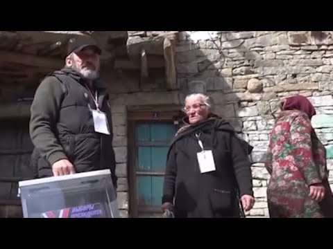 Schede a domicilio nei villaggi del Daghestan: così gli anziani votano alle elezioni…
