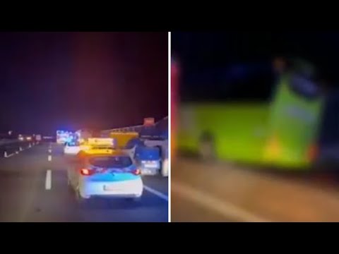 L’incidente in A1 del pullman Flixbus: la coda in strada e il mezzo inclinato sul guard-rail