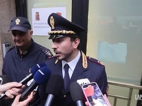 La pattuglia di polizia che ha ritrovato in stazione a Milano il 16enne scomparso: «Stava…