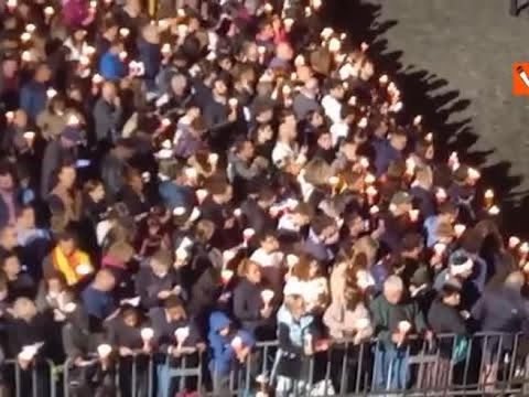 Tanti fedeli al Colosseo per la via crucis Papa Francesco non partecipa per preservare la sua…