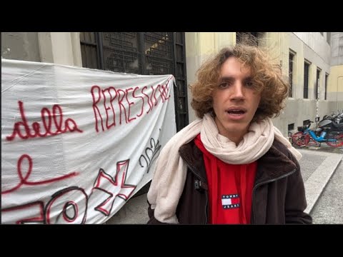 Lo studente del Parini e l’ombrellata del prof: «Mi ha solo sfiorato, ma i picchetti non si…