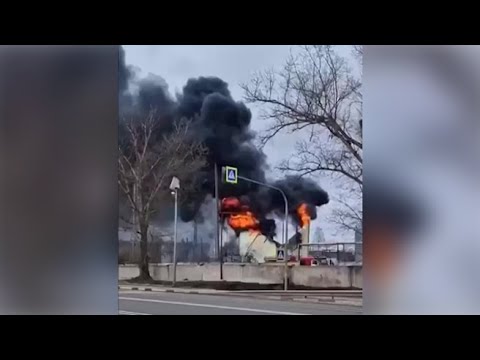 Drone ucraino su Kursk: incendio in un magazzino di carburanti