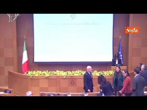 Violenza donne, Cortellesi alla Camera: “Amare non significa possedere o subire, politica sia…