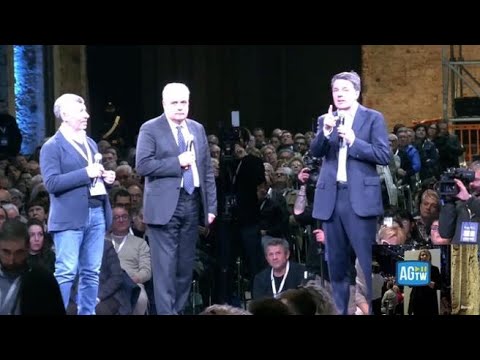 L’appello di Renzi a Meloni: «Riporta a casa Ilaria Salis e ti applaudiremo». Sul palco della…