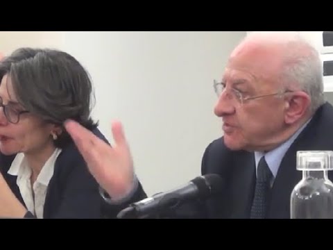 De Luca sull’Autonomia differenziata: «I miei interlocutori devono solo sperare che mi venga un…