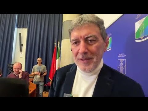 Marsilio sul meme: «Son venuti a cercare i tre mari, han trovato il Mar Silio»