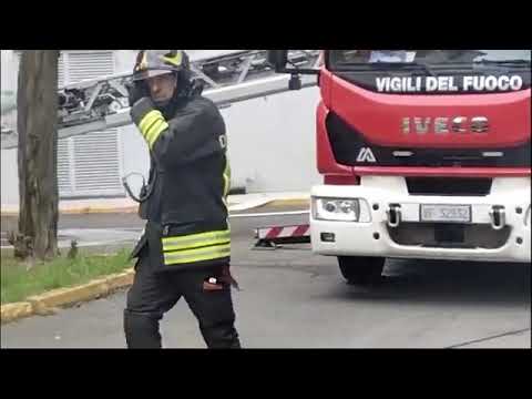 Parma, principio di incendio nel centro commerciale