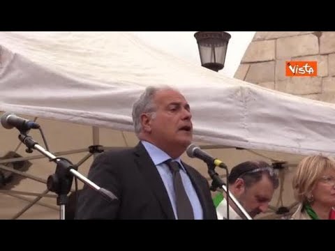 Caso Ilaria Salis il padre: “In Ungheria le manifestazioni naziste sono permesse e finanziate”