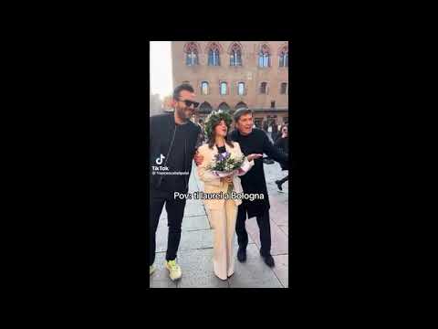 Bologna, il “blitz” di Cremonini e Morandi alla laurea in centro