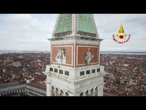 Venezia, ispezione sul campanile con un drone: «Nessuna anomalia»