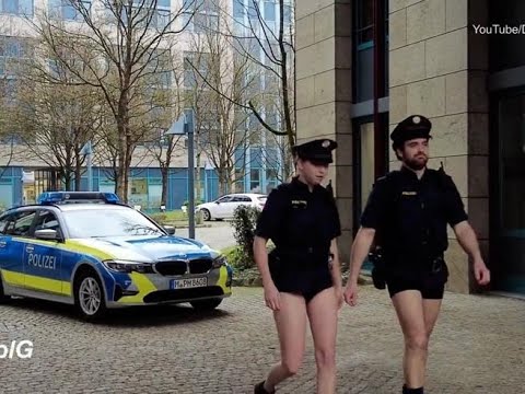 Germania, mancano le uniformi: poliziotti senza pantaloni per protesta