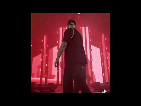 Elodie ospite a sorpresa al concerto dei Club Dogo al Forum di Assago