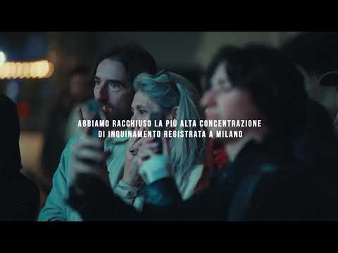 In apnea in un cubo pieno di smog: la campagna di Legambiente contro l’inquinamento atmosferico