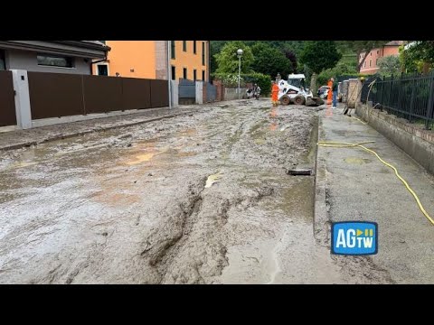 Maltempo nel padovano, mezzi al lavoro per pulire le strade a Zovon del Vo