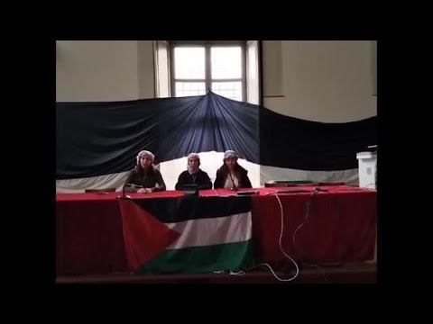 Torino, le tre studentesse con la kefiah e la scenografia da video islamico nel Rettorato occupato