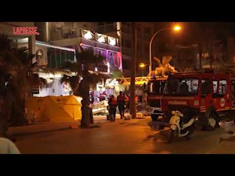 Palma di Maiorca: il video della terrazza del ristorante crollata, ipotesi peso eccessivo. Mort…