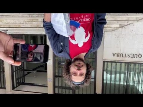 Padova, l’attivista di Ultima Generazione e il blitz della polizia: «Agenti in casa alle 7 del …