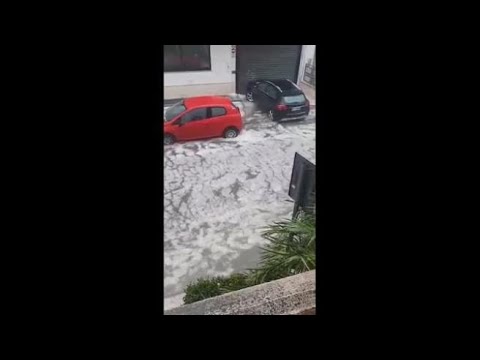 Grandinata a Nardò, la città attraversata da un fiume di ghiaccio. Distrutte le coltivazioni nel…