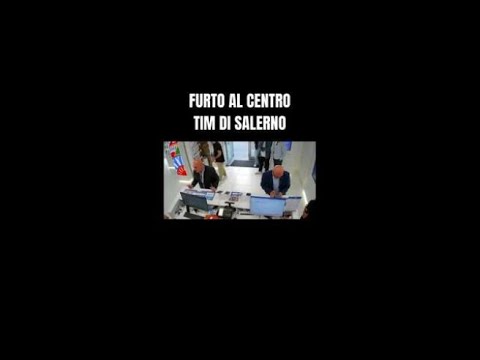 Il furto della coppa Tim da uno store di Salerno