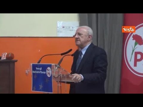 De Luca: “Io la maglietta di Fratelli d’Italia non me la metto neanche se mi sparano in testa”