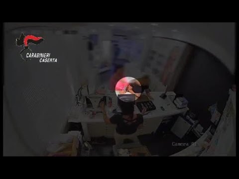 Ladre in trasferta da Salerno a Caserta, le immagini delle telecamere