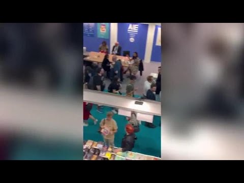 Alessandro Barbero, l’incredibile coda per il firmacopie