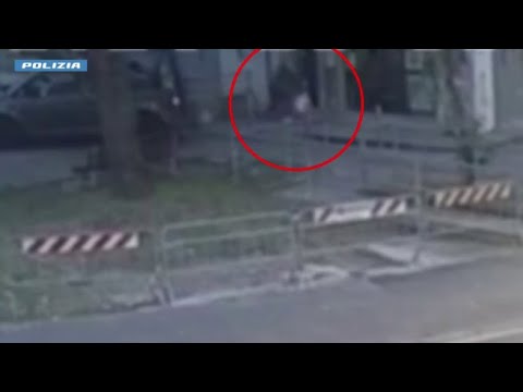 Rapina un bar in via Baroni e spara contro i titolari, poi torna sul luogo del delitto: arrestato