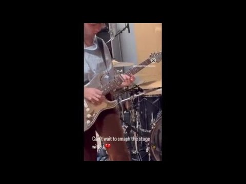 Maneskin: Thomas Raggi e Ethan Torchio suonano insieme aspettando il rientro di Damiano e Victoria