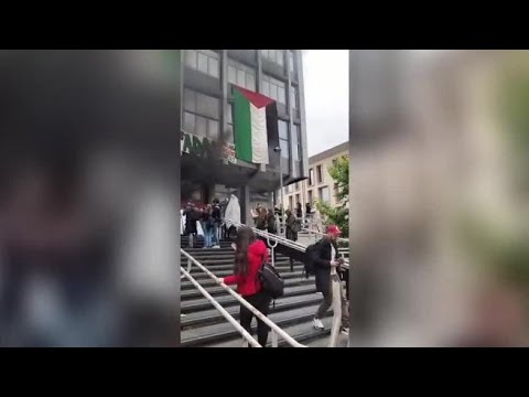Torino, tende e striscioni al Politecnico e a Palazzo nuovo aprono la settimana di «Solidarietà…