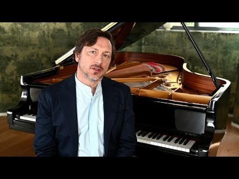 Francesco Libetta (con il pianoforte più lungo del mondo) suona Ezio Bosso: con l’Accademia di …