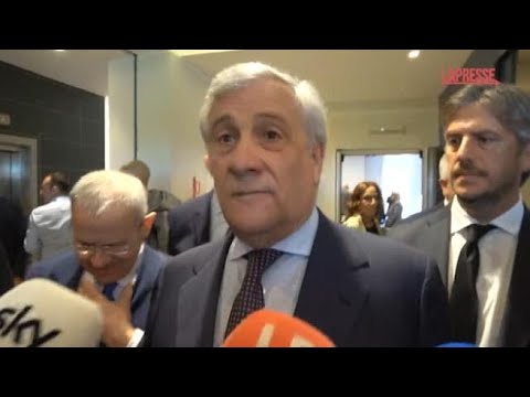 Tajani su Ilaria Salis: «C’è possibilità di farla votare? Stiamo cercando di agevolarla»