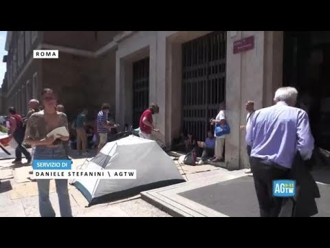 Movimenti per la casa, a Roma la carovana della Bella Lotta protesta davanti al I Municipio