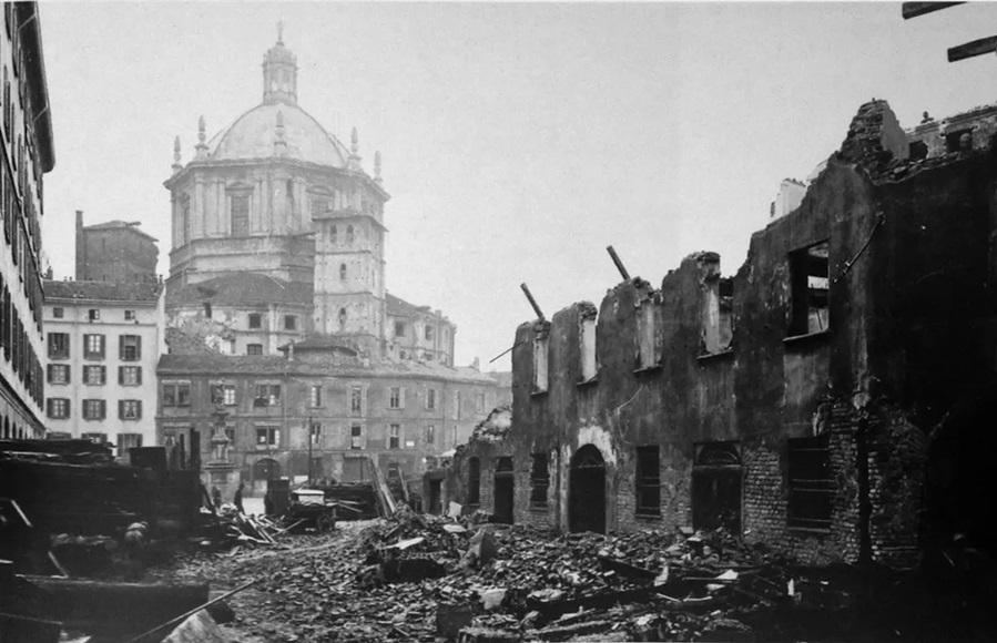Il pesante bombardamento di Milano