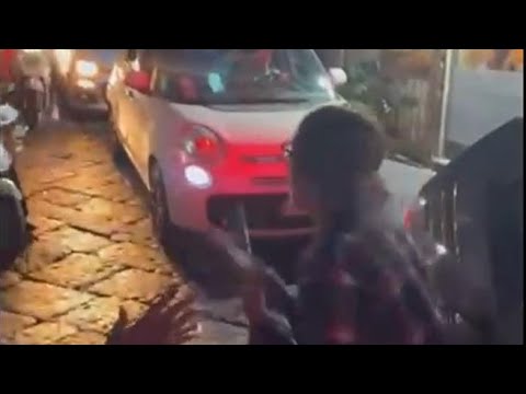 Gigi D’Alessio a Napoli, Pizzofalcone bloccata: rabbia e proteste in strada