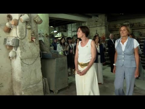 G7, il tour per le consorti (e il consorte) dei leader tra ceramiche e trulli