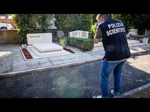 vandalizzata la tomba di Enrico Berlinguer al Cimitero Flaminio prima porta