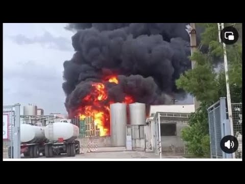 Corato, scoppia incendio in un’azienda della ex statale 98 e lambisce distributore di benzina
