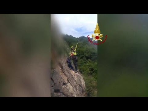 Salvataggio da vertigini: un’escursionista bloccata in parete sulla via ferrata