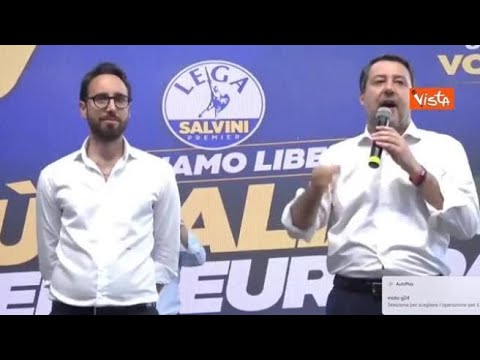 Salvini a Bari ai contestatori: «Che triste la vita dei compagni comunisti. Andate a fare l’amo…