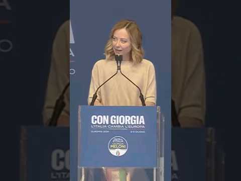 Meloni torna sugli insulti di De Luca: «Sono una donna e so difendermi» #shorts #news