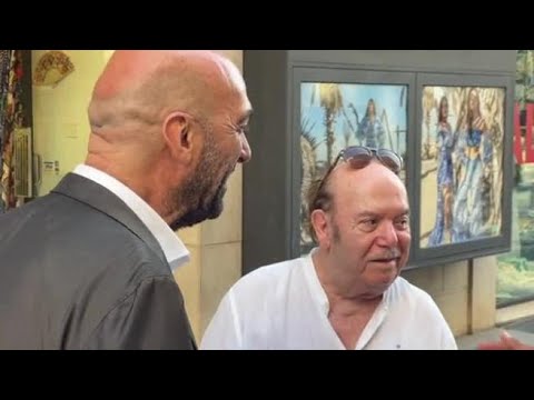 Lino Banfi e Vito Leccese a passeggio per Bari