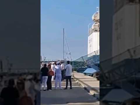 Sbarca a Salerno la nave di Medici senza frontiere con 99 migranti a bordo #shorts #news