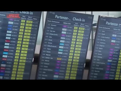 Aeroporti bloccati dal crash informatico, ecco le immagini da Fiumicino