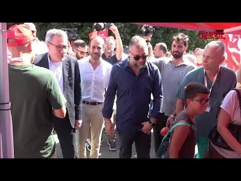 Autonomia, parte raccolta firme per referendum. Landini: “Battaglia per un nuovo modello sociale”