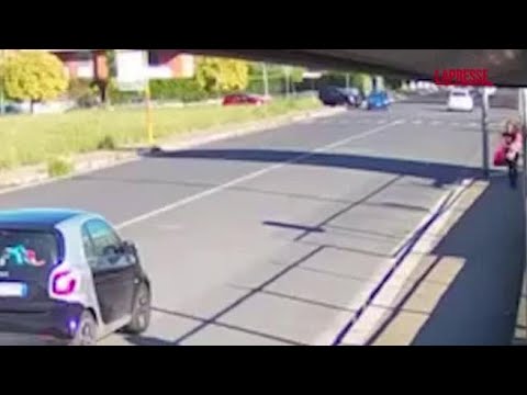 Roma, sparatoria tra bande: anziana uccisa dal fuoco incrociato