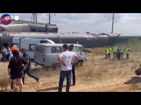 Treno deraglia in Russia: si contano oltre 100 feriti