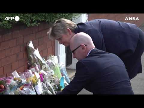 Strage Southport, l’omaggio della ministra dell’interno britannica