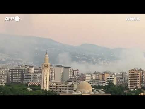 Attacco a Beirut, la grande nuvola di fumo sulla capitale libanese