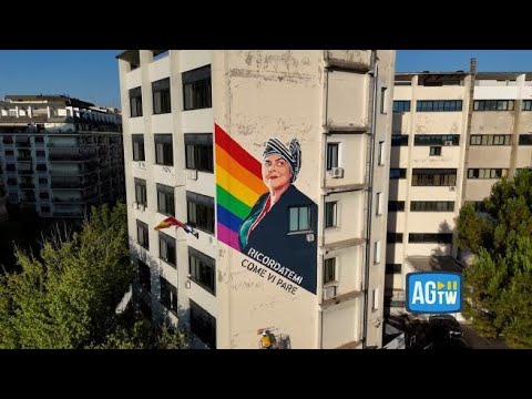 Roma, terminato il murale dedicato a Michela Murgia: «Ricordatemi come vi pare»