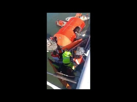 A fuoco il tragehtto da Piombino all’Elba: 300 evacuati
